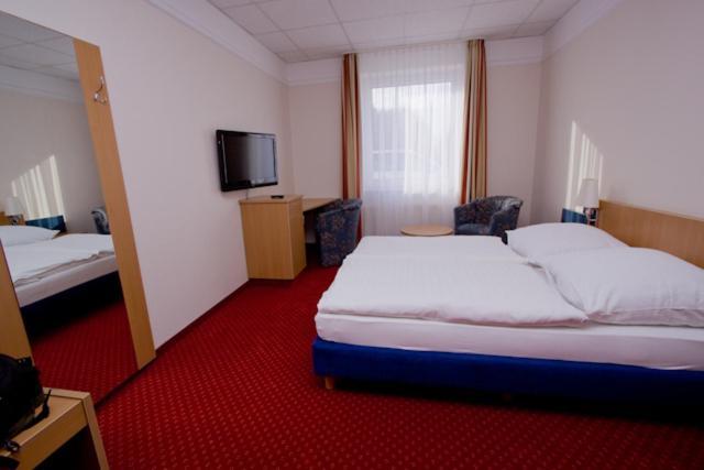 Hotel Jacobsberg Oschersleben Room photo